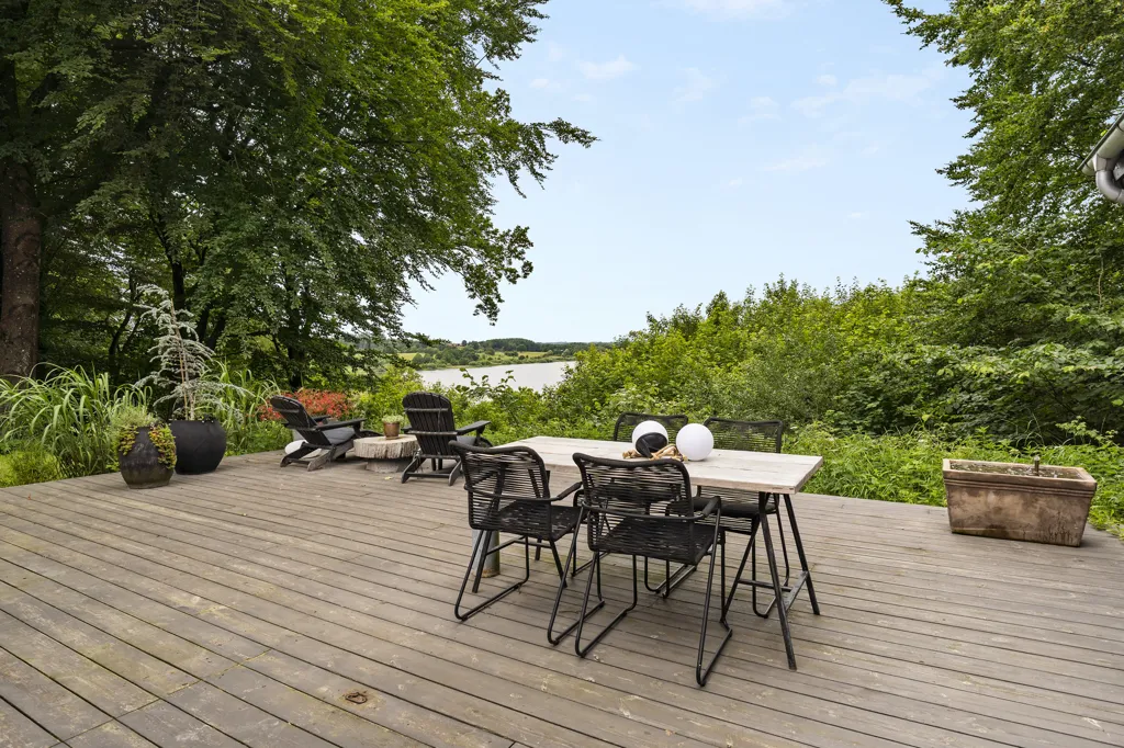 Terrazza - Modernised Holiday Home with Lake View in Dons
