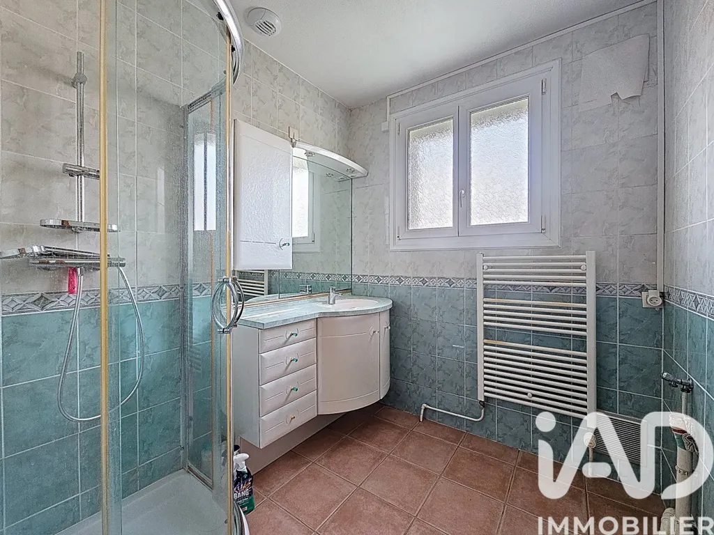 Salles de bain - Maison avec Jardin Arboré à Hanvoile
