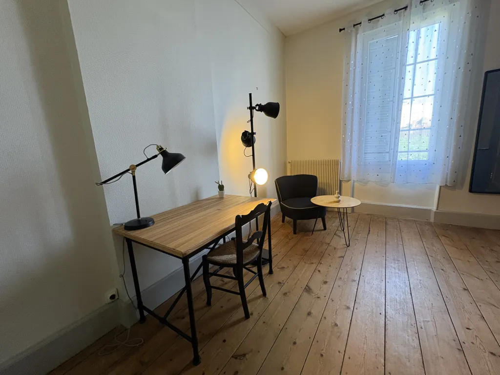 Office - Shared Room in Spacious Townhouse in Agen