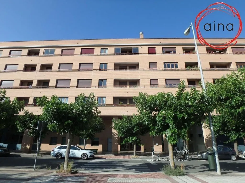 Välivaade - Student-Friendly Flat with Terrace in Milagrosa