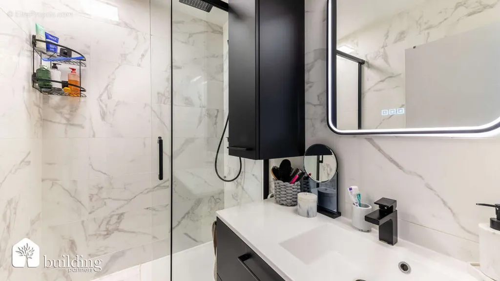 Salles de bain - Appartement 4 Pièces avec Balcon à Levallois-Perret