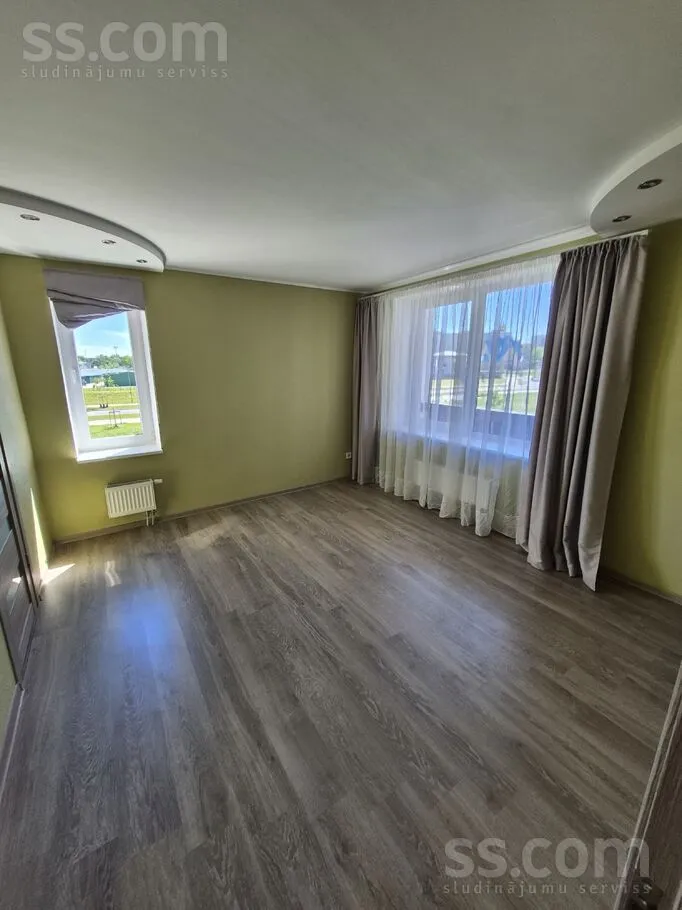 Elutuba - Bright 2-Bedroom Flat with Balcony in Salaspils