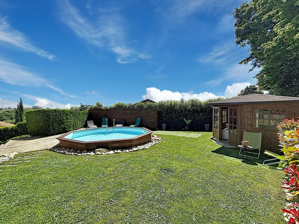 Jardin - Maison avec Piscine et Terrasses à Meximieux