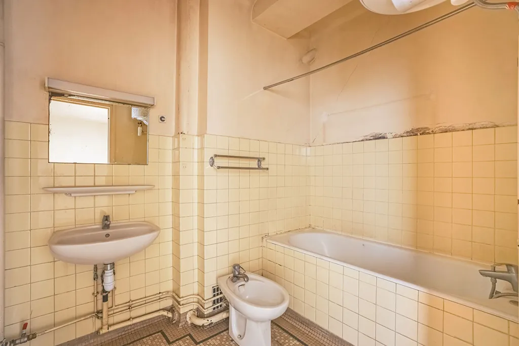 Salles de bain - Appartement Lumineux avec Ascenseur au 15e Arrondissement de Paris