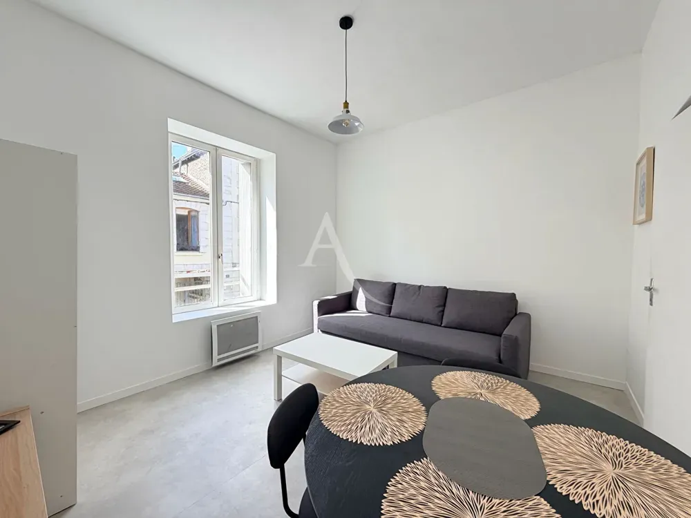 Séjour - Appartement Meublé 1 Pièce à Clairmarais, Reims