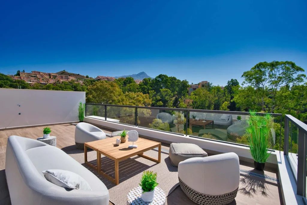 Terrasse - 3-Bedroom Flat with Pool in Marbella
