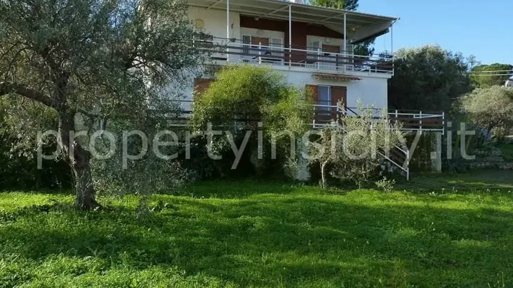 Villa with Panoramic Views in Noto