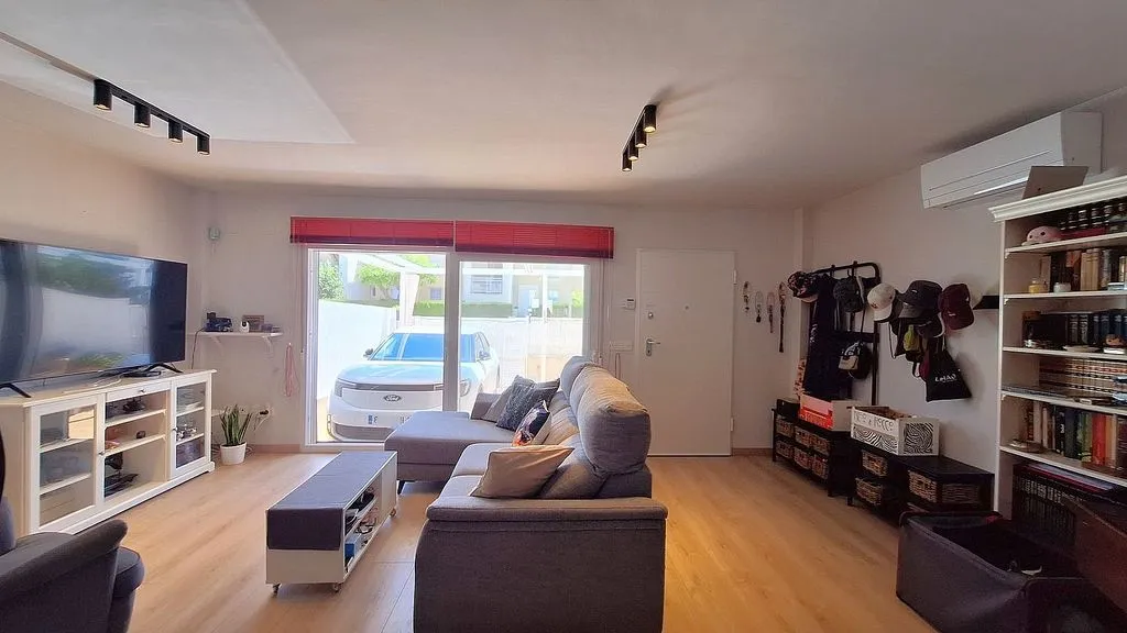 Elutuba - Modern Bungalow with Pool in El Vergel