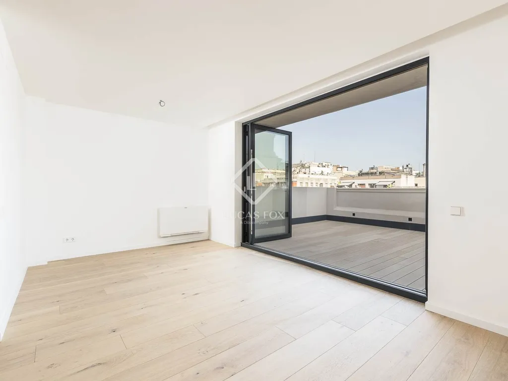 Pièces - Renovated Apartment with Terrace in Eixample Right