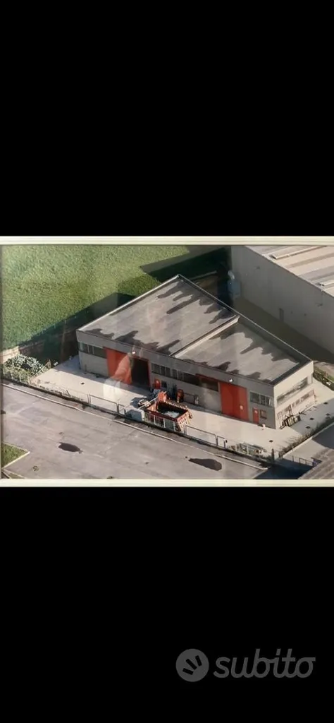 Local commercial 2 pièces à IT