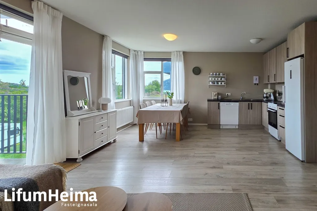 Soggiorno - Apartment with Elevator and Sea View in Borgarnes