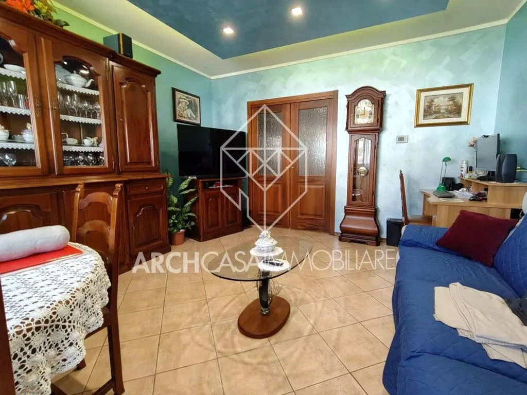 Soggiorno - Apartment with Terrace in Cuneo