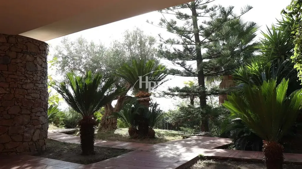 Terrasse - Architectural Villa with Central Staircase in Amantea