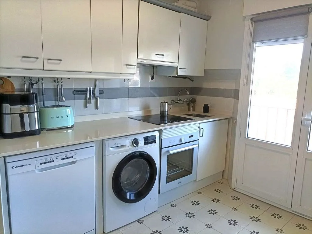 Köök - 2-Bedroom Flat with Balcony in Barreda
