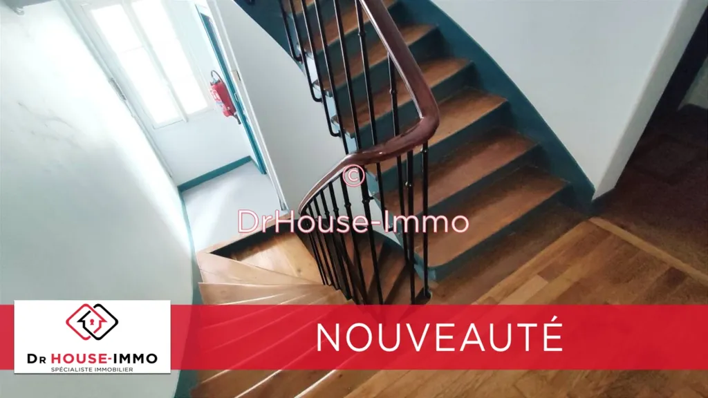 Toad - Refurbished 2-Bed Flat near Pyrénées Metro, Paris