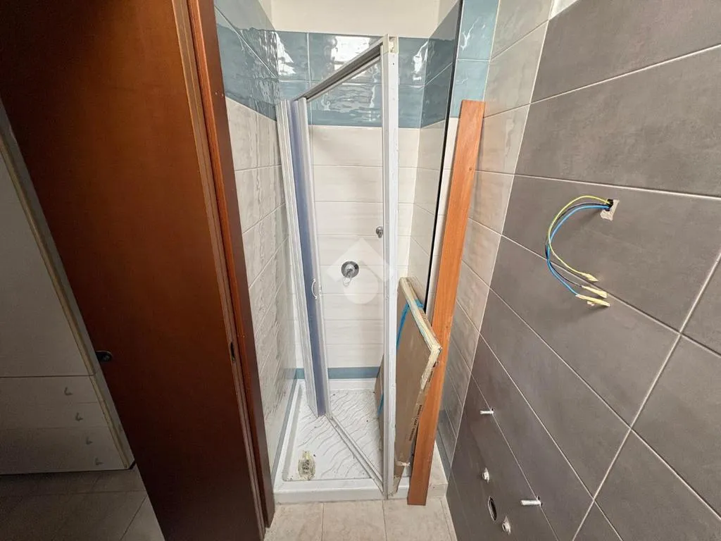 Bathrooms - Spacious 4-Bedroom Apartment in Sozzago