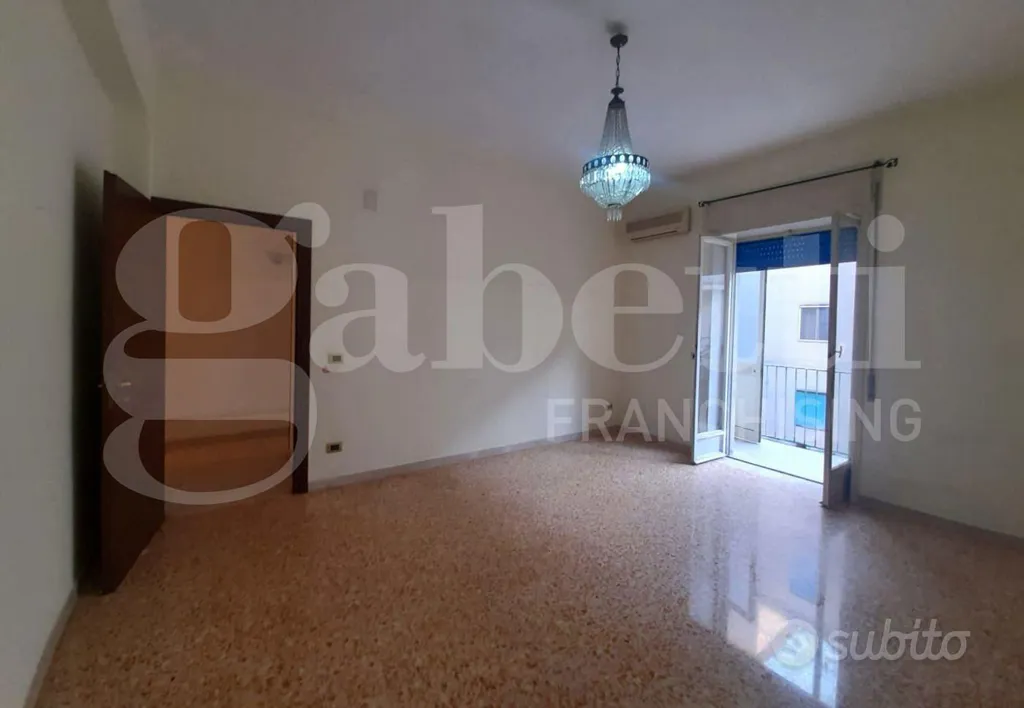 Pièces - Apartment with Balconies in Siracusa