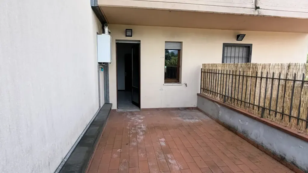 Balcon - Terraced Apartment with Garden in Prato