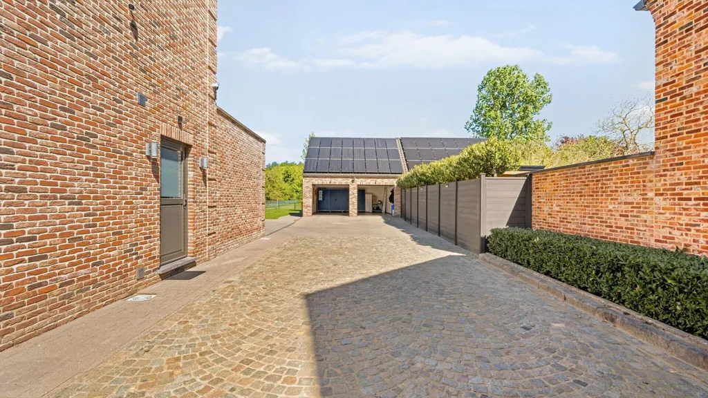 Exterior - Stately Villa with Garden in Romershoven
