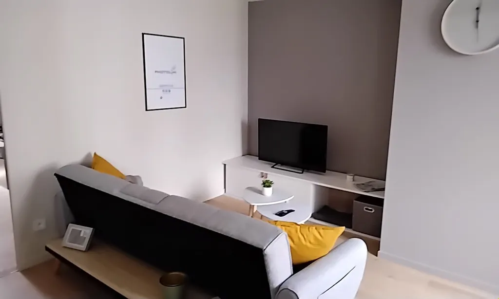 Séjour - Appartement Neuf et Meublé à Autun