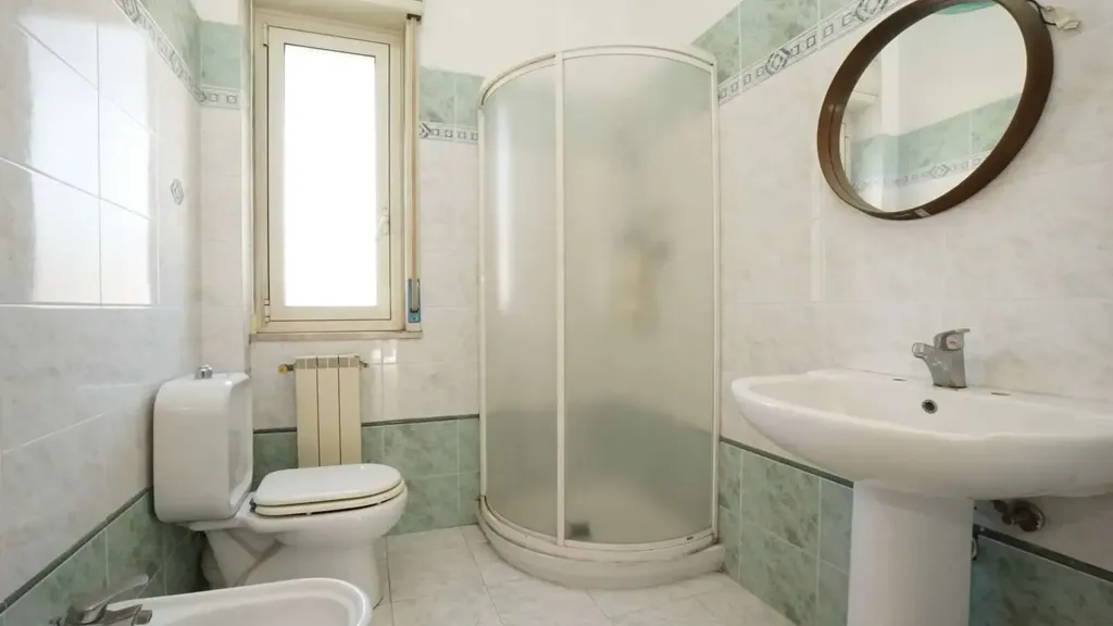 Vannitoad - 2-Bedroom Apartment with Balcony in Messina