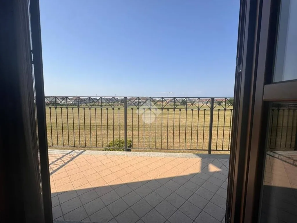 Rõdu - 5-Bedroom Apartment with Terrace in Rivalta di Torino