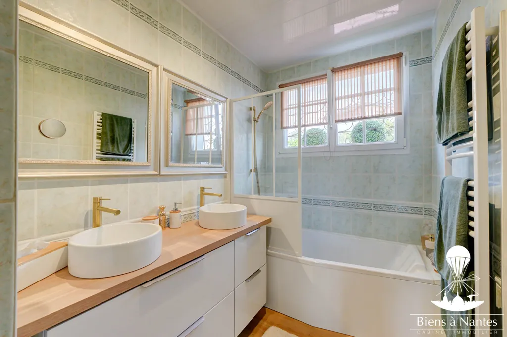 Salles de bain - Maison avec Grand Terrain aux Sorinières