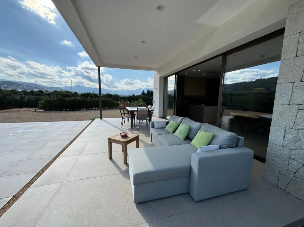 Terrass - Modern Villa with Pool in Beniarbeig