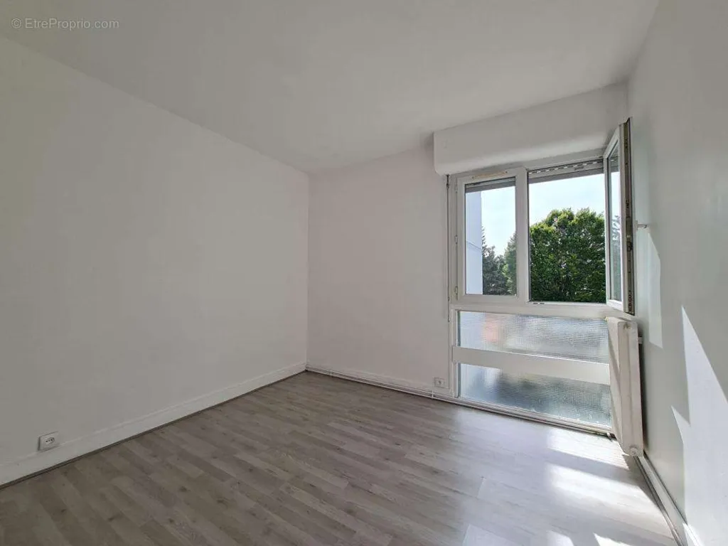Pièces - Appartement avec Balcon au Centre de La Rochelle