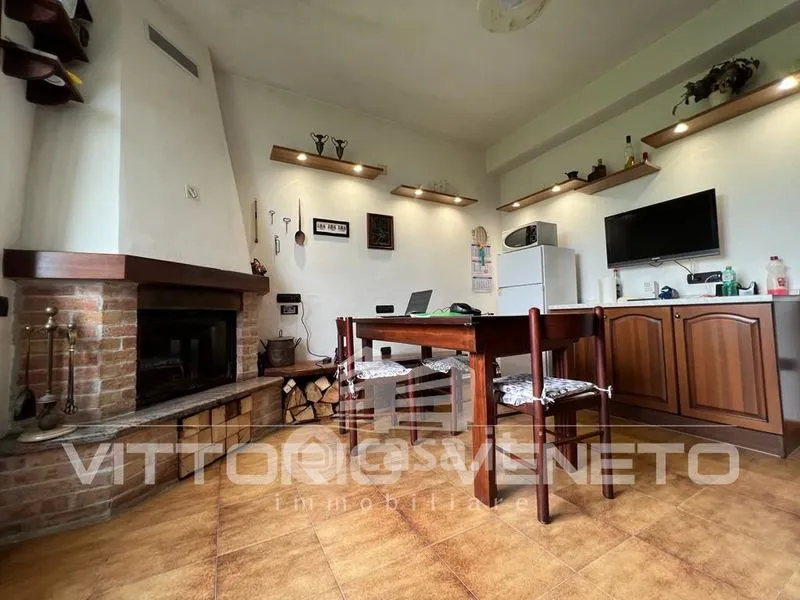 Söögituba - Apartment with Sea View in Laureana Cilento