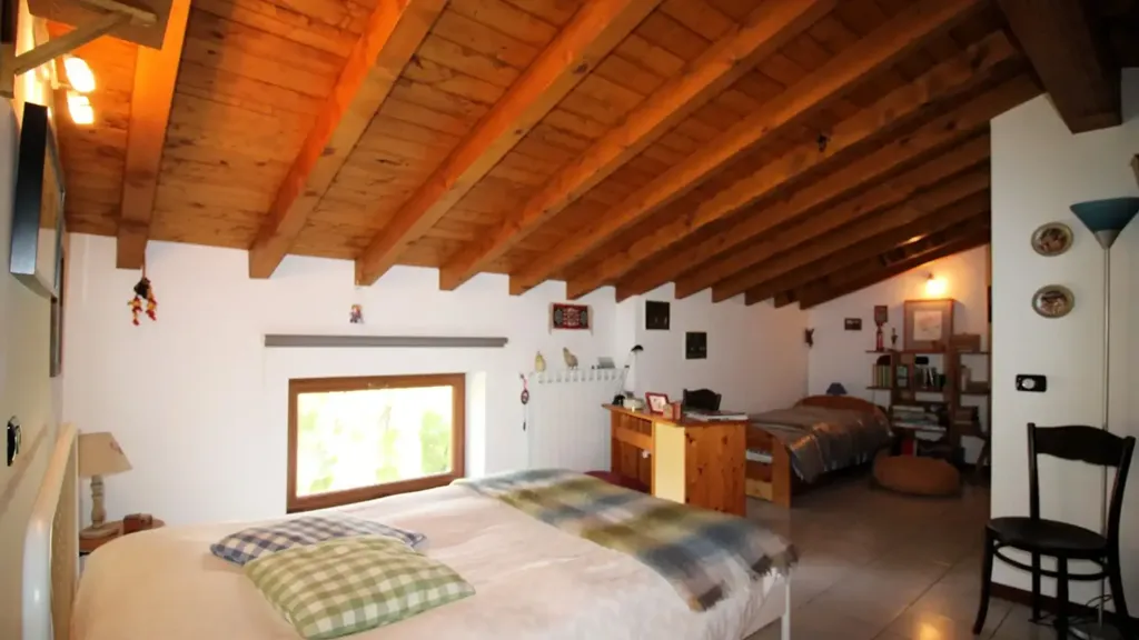 Chambres - Two-Level Apartment with Terraces in Alta Valle Intelvi