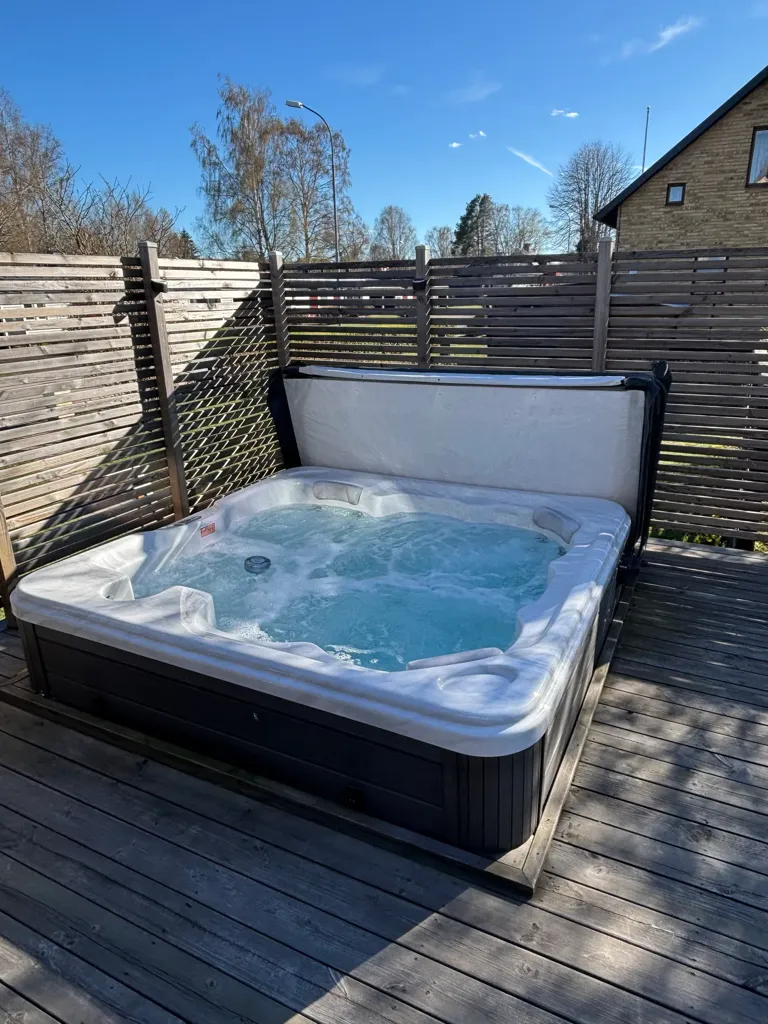 Terrasse - Detached House with Spa in Fågelfors