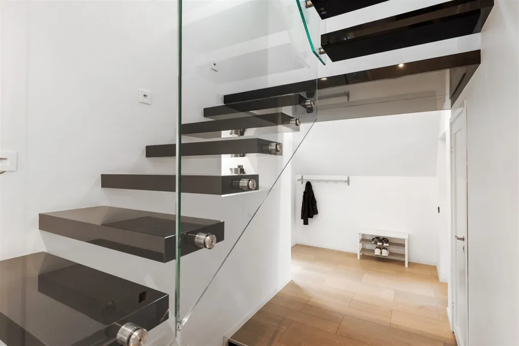 Toad - Extensively Renovated Villa with Pool in Central Location