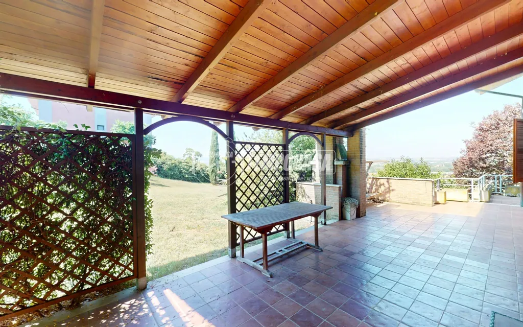 Terrasse - Elegant Villa with Two Units in Camerata Picena