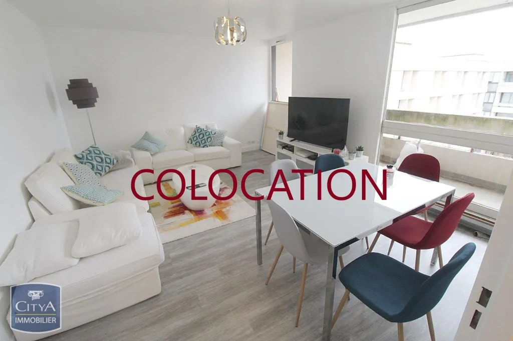 Elutuba - Modern Studio with Balcony in Élancourt