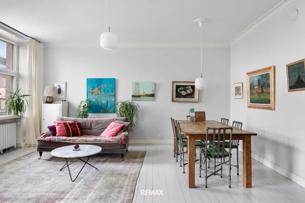 Living Room - Renovated Apartment with Sauna in Helsinki