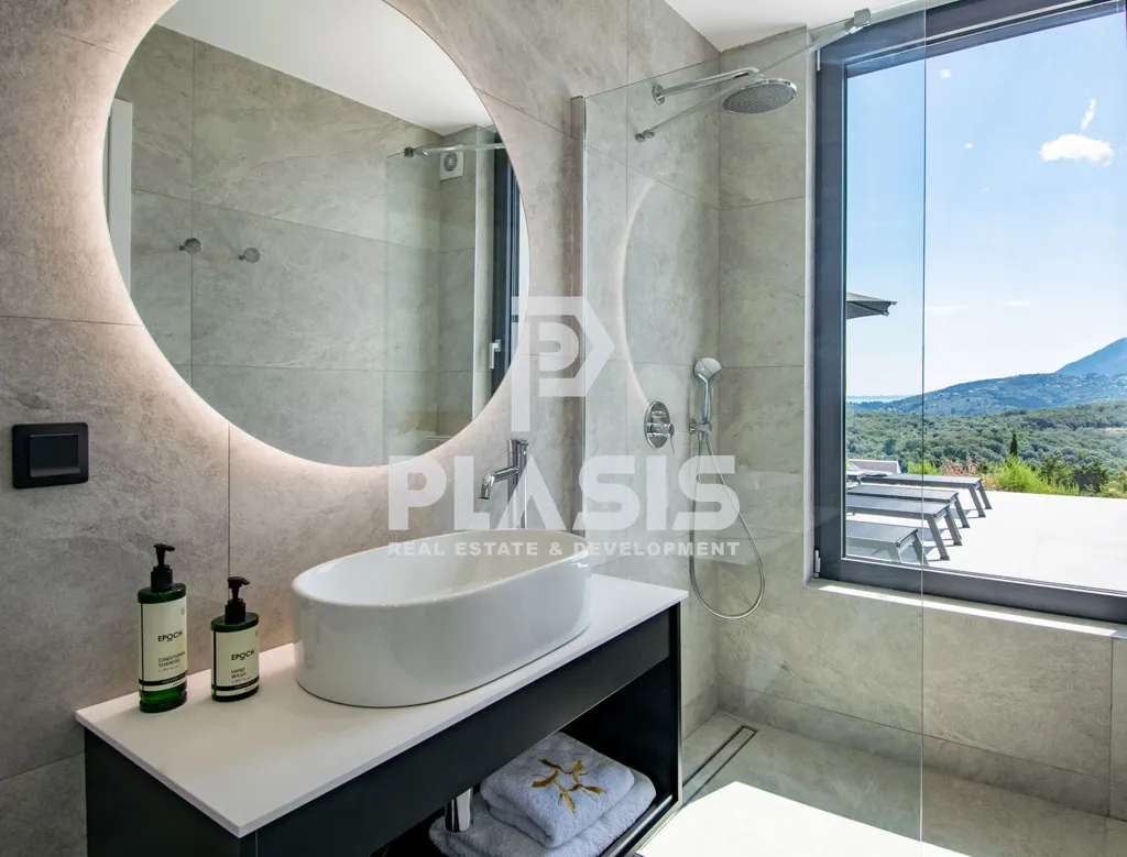 Vannitoad - Newly Built Cave Villas with Private Pools in Lefkada
