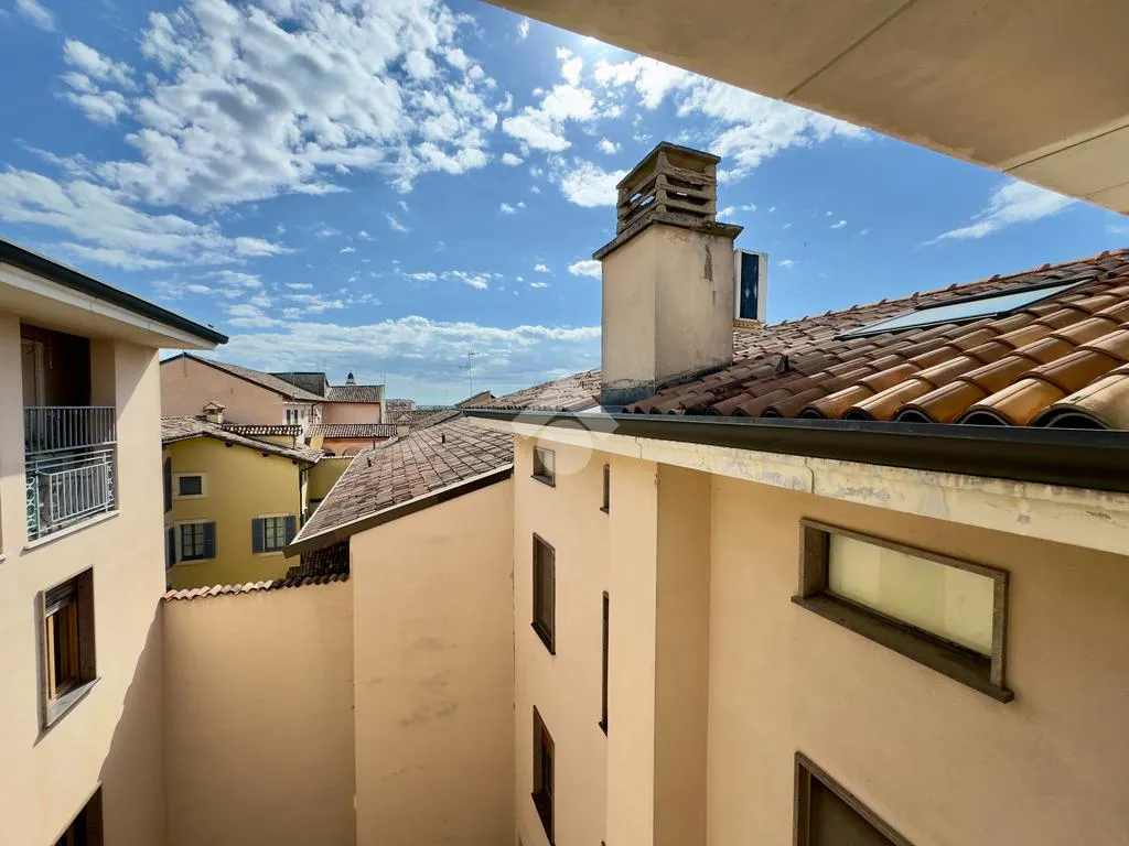 Rõdu - Rustic 3-Bedroom in Crema's Historic Centre