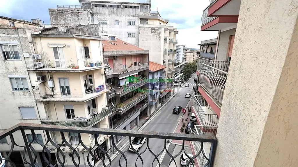 Balcon - Apartment with Perimeter Balcony in Ragusa