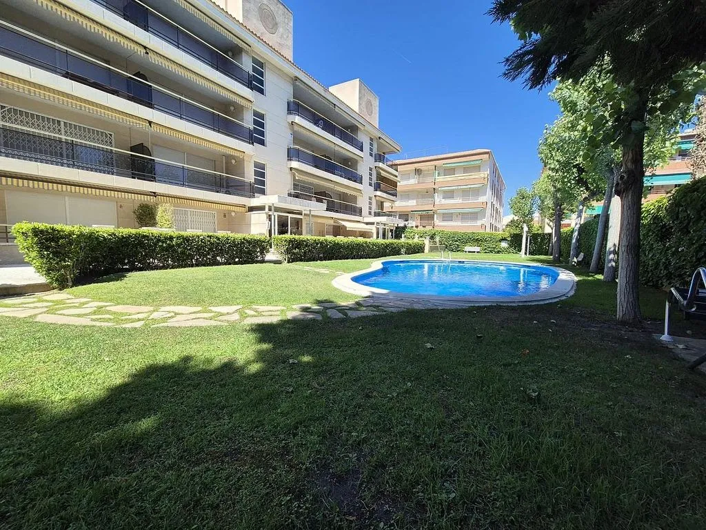 Piscine - Apartment with Pool and Terrace in Coma-Ruga