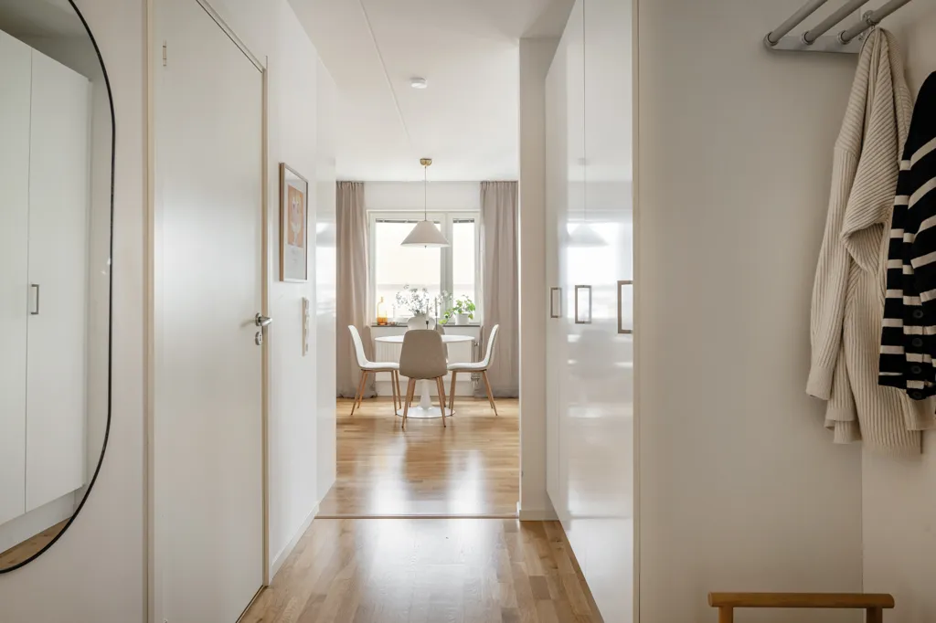 Hallway - Apartment with West-Facing Balcony in Sundbyberg