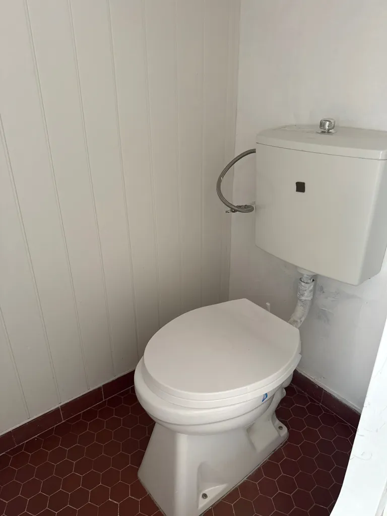 Salles de bain - Pavillon Meublé avec Piscine à Proximité