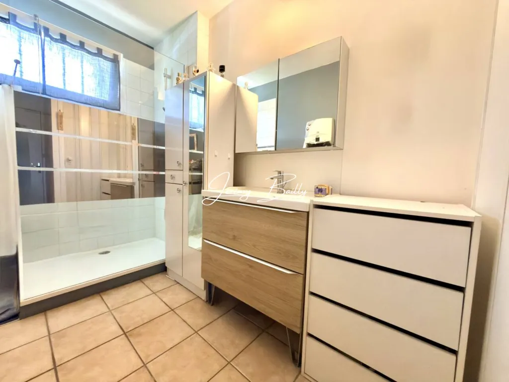 Salles de bain - Appartement Rénové avec Loggia à Perpignan