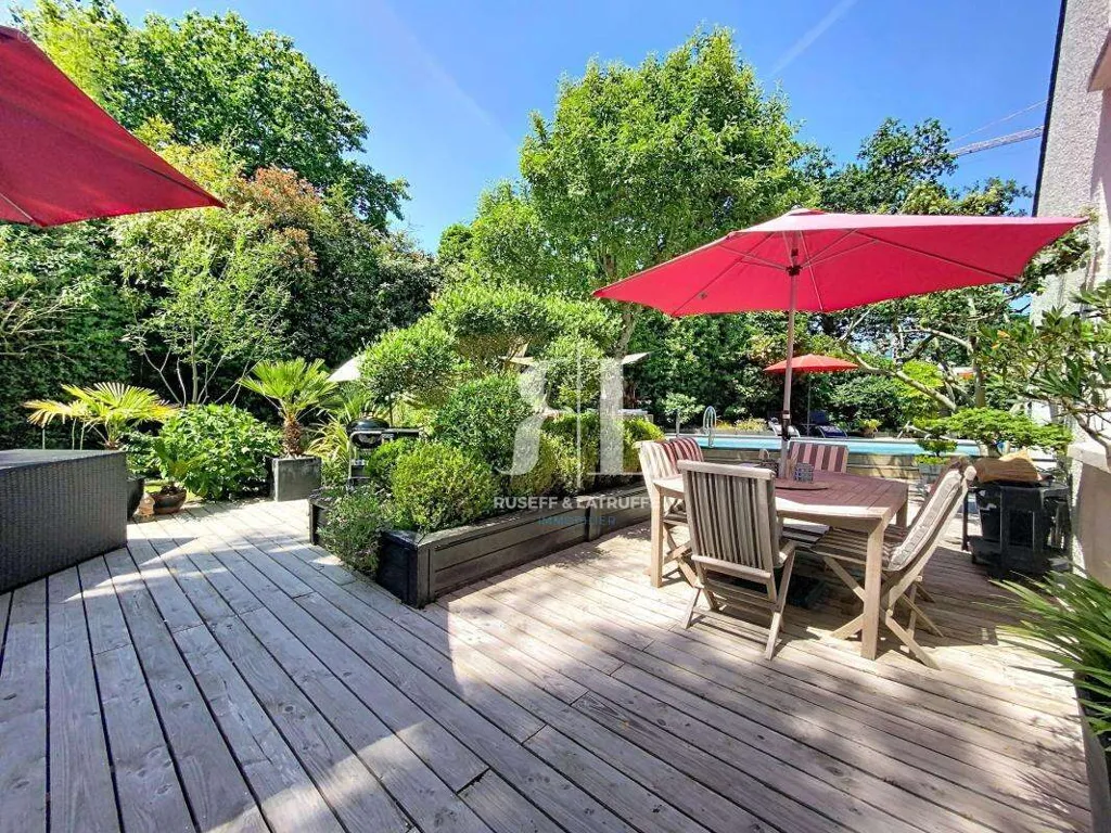 Terrasse - Maison Familiale avec Piscine à Larmor-Plage