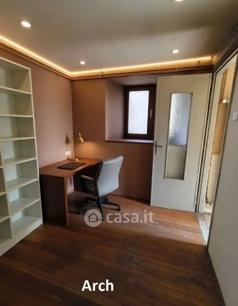 Bureau - Independent House with Garden in Chataignere