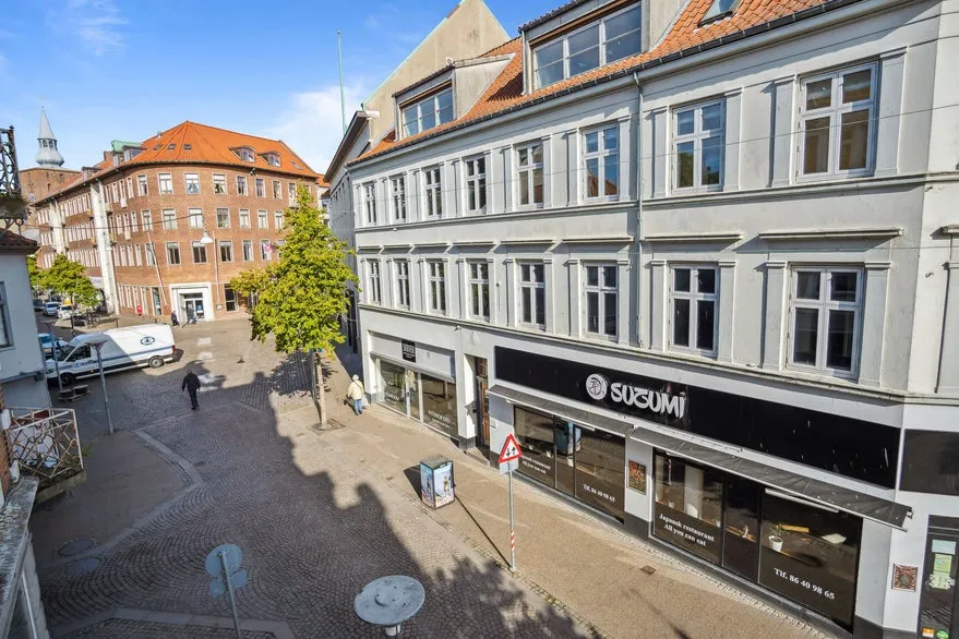 Välivaade - Office Space with Corner Location in Randers C