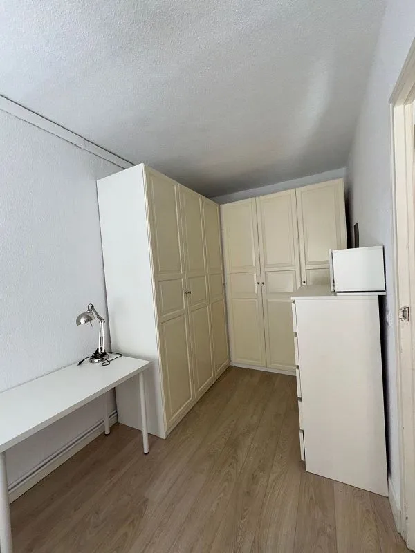 Kabinet - Amueblado Flat with Balcony in Nuevos Ministerios