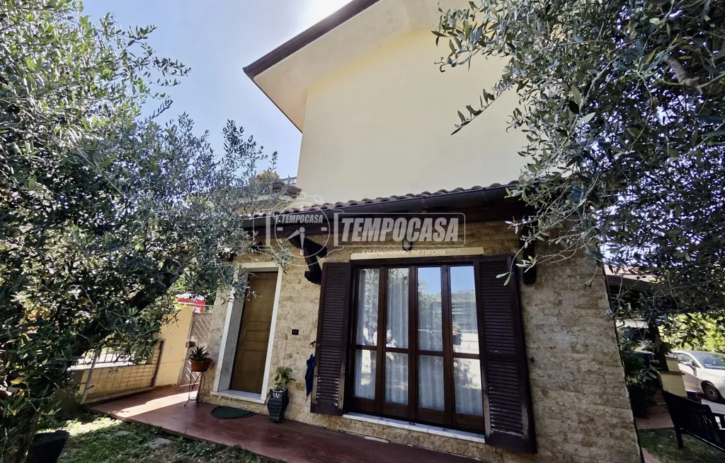Välivaade - Rustic Villa with Garden in Castagnola, Massa