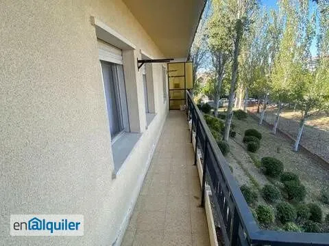 Rõdu - Large Flat with Terrace in Coimbra, Móstoles