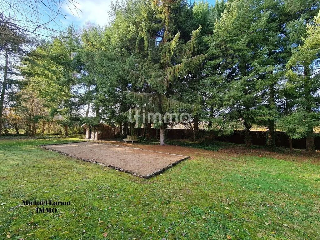 Aed - Renovated House with Pool near Lencloître